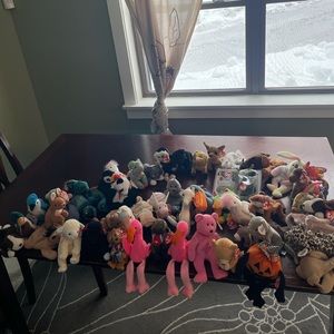 Lot of 50+ beanie babies